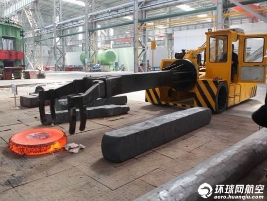 国产首台4万吨模锻液压机投产 助力大飞机研制